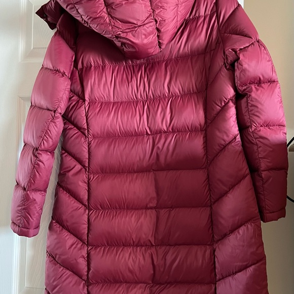 G. H. Bass & Co. Parka long Down Puffer coat in size L. Excellent condition. - Picture 2 of 6